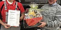 Glueckwunsch unserem Martin zum geprueften Kraftfahrzeug-Servicetechniker